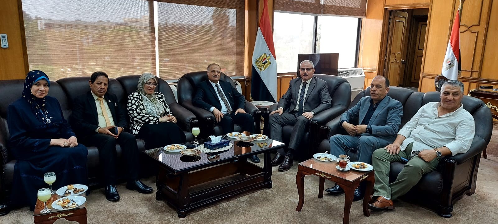 رئيس جامعة قناة السويس يستقبل السفير عماد طارق الجنابي والوفد المرافق له